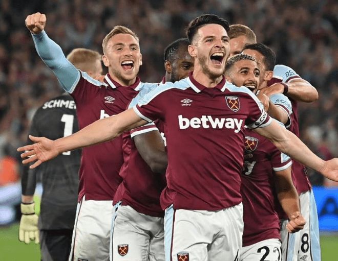 为什么三垒手在防守偷袭触击球时需要具备极其爆发力的第一步