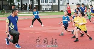 40岁前曼城队长费尔南迪尼奥自宣退役，球员生涯23年赢得30冠